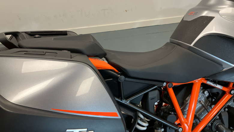 Ktm Superduke 1290 Super Duke GT (16MY)